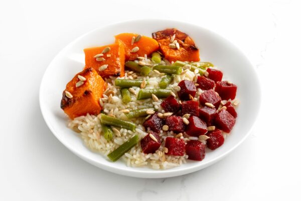Ensalada con arroz, calabaza y remolacha