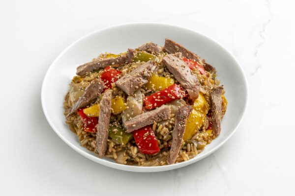Wok de ternera con arroz y vegetales