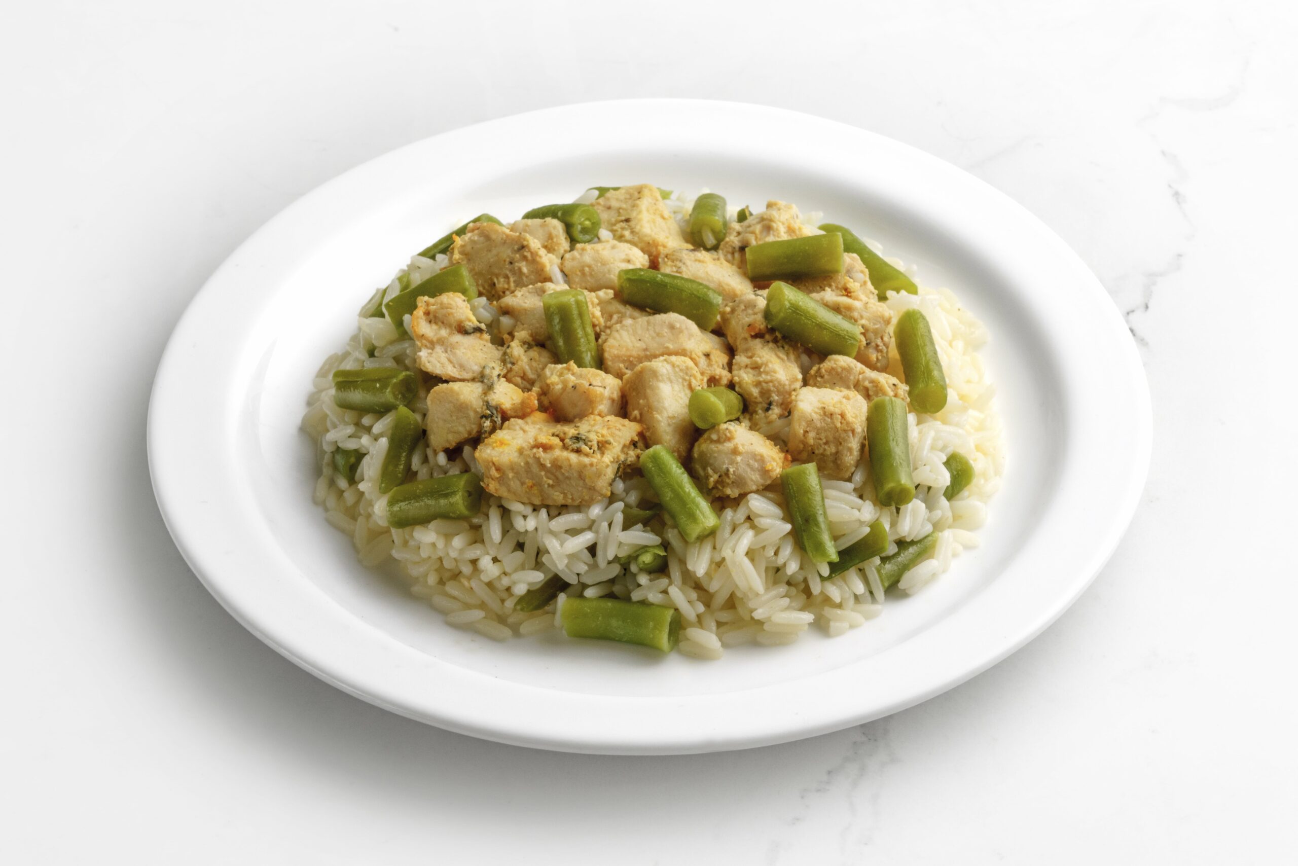 Pechugas de pollo en cubos con arroz